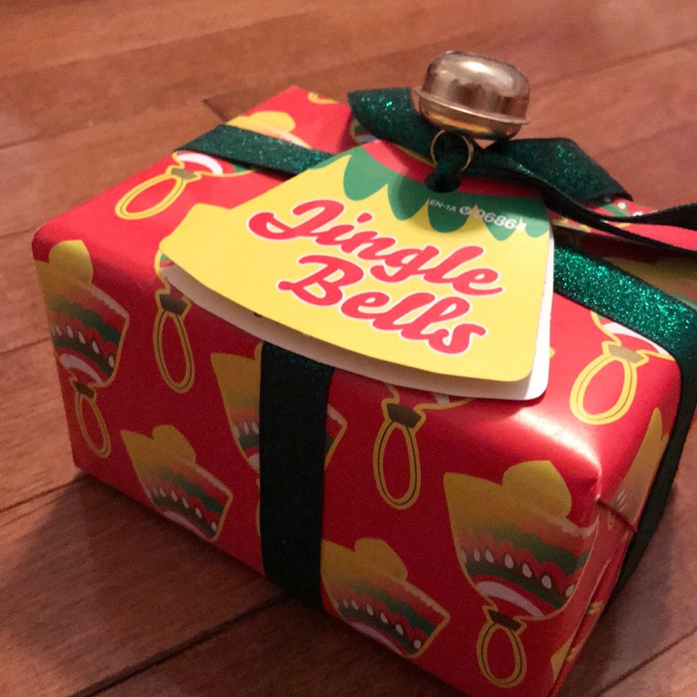 Lush Christmas bath bombs gift set
